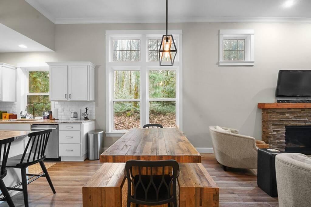 Modern Retreat In Mt Hood Oregon Resort Welches Buitenkant foto